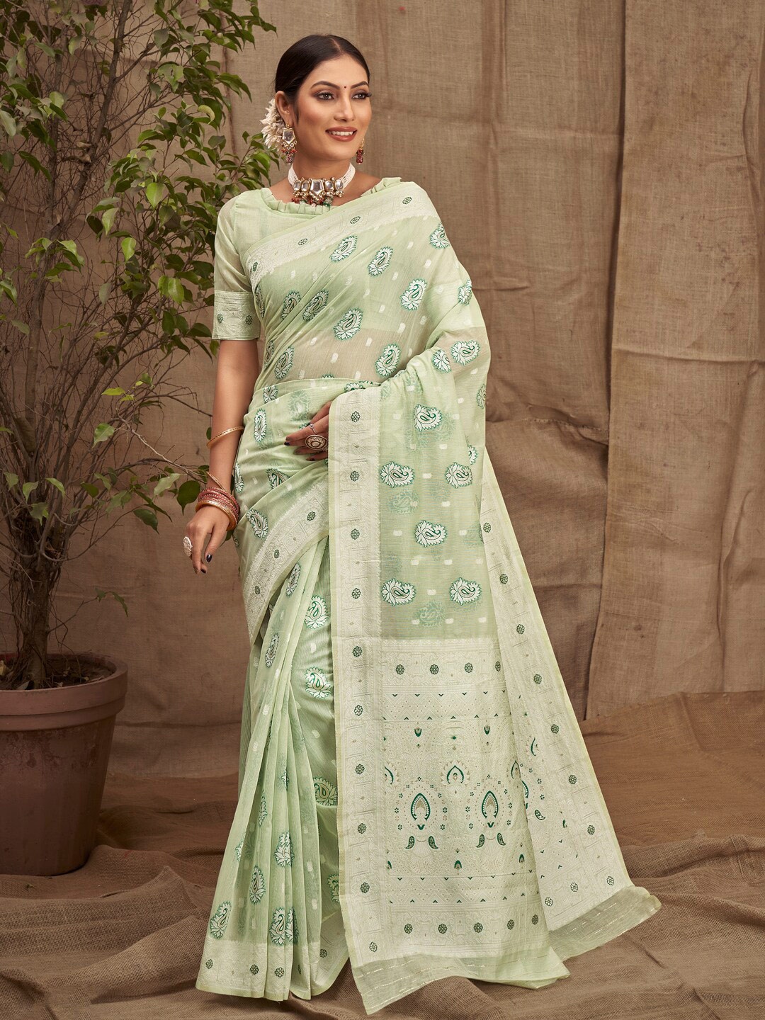 

SANGAM PRINTS Sheer Paisley Woven Design Zari Saree, Green