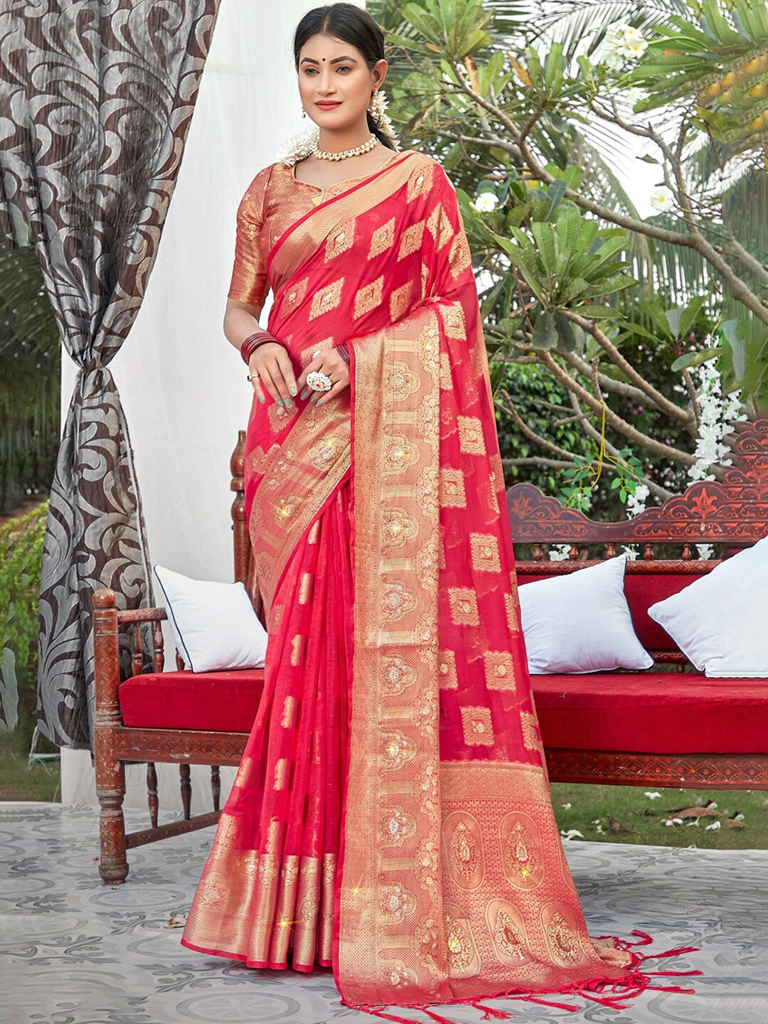

SANGAM PRINTS Ethnic Motifs Woven Design Zari Organza Saree, Peach