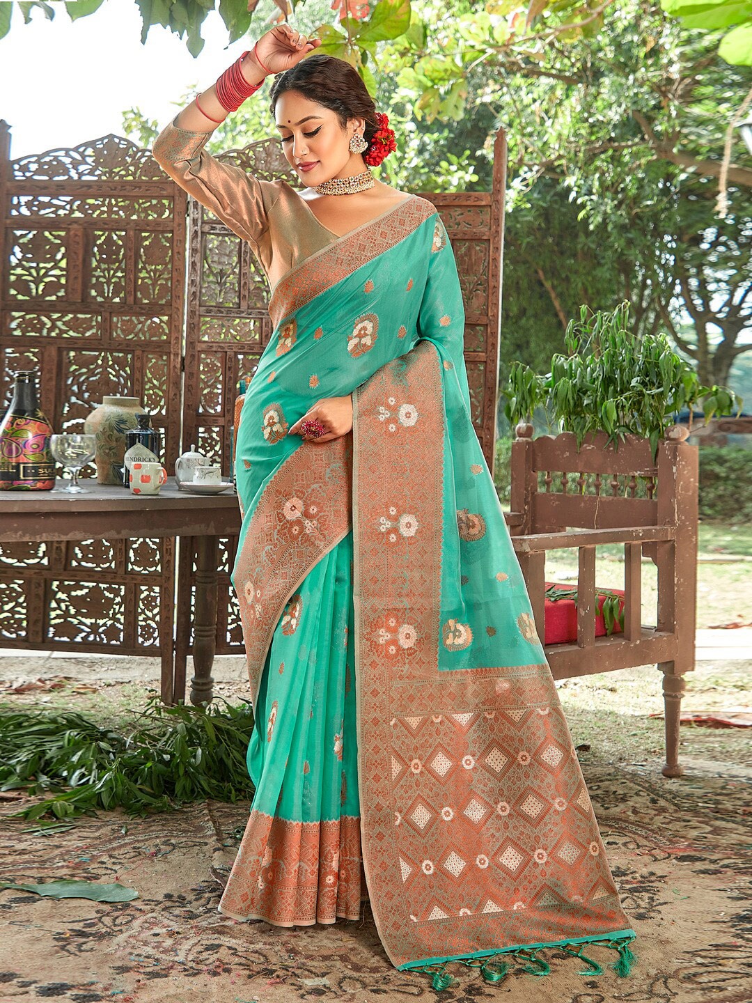 

SANGAM PRINTS Woven Design Zari Organza Saree, Sea green