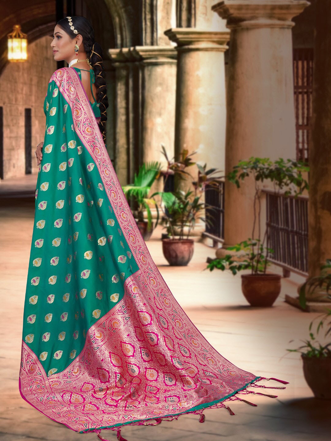 

SANGAM PRINTS Ethnic Motifs Woven Design Zari Silk Blend Saree, Sea green