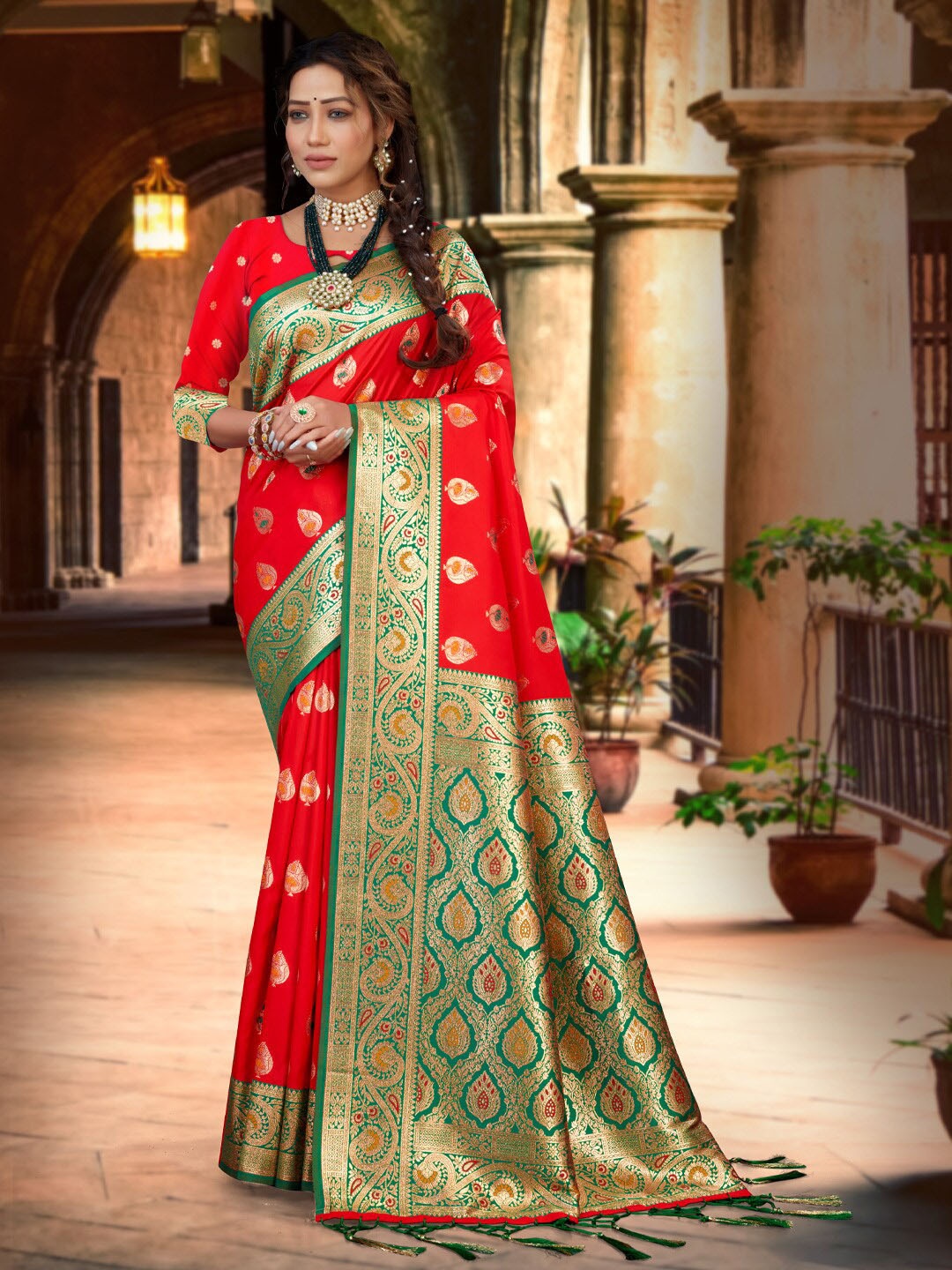 

SANGAM PRINTS Ethnic Motifs Woven Design Zari Silk Blend Saree, Red