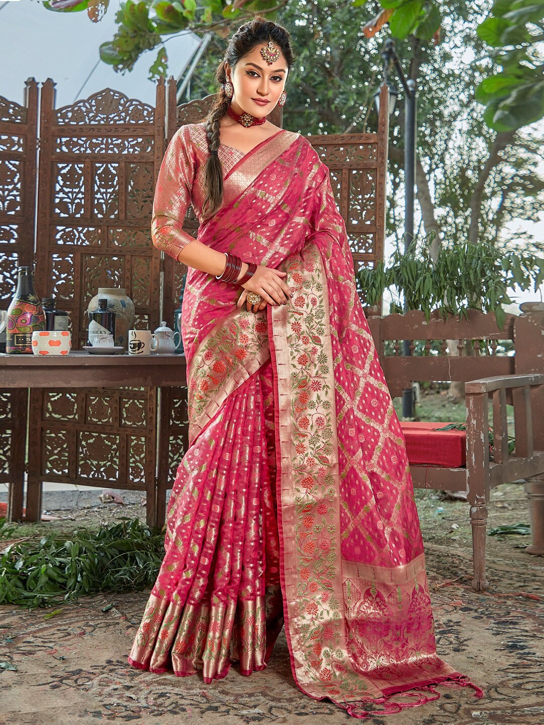 

SANGAM PRINTS Ethnic Motifs Woven Design Zari Organza Saree, Pink