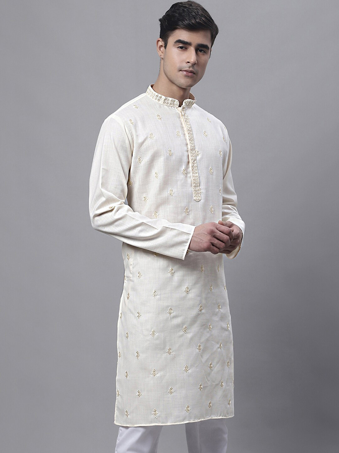 

Jompers Mandarin Collar Ethnic Motifs Embroidered Straight Cotton Kurta, Off white