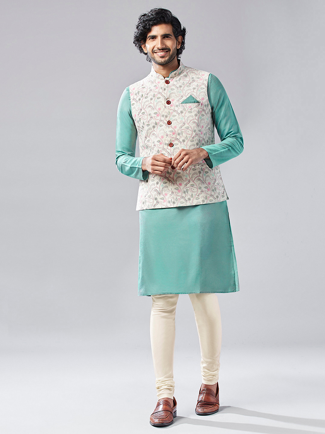 

KISAH Men Kantha Printed Regular Fit Kurta Jacket Churidar Set, Green