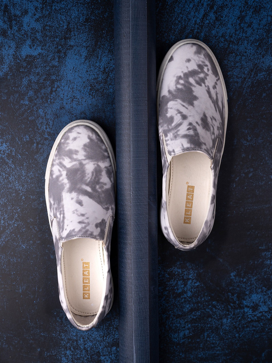 

KLEAT Men Printed Lightweight Slip on Sneakers, Grey