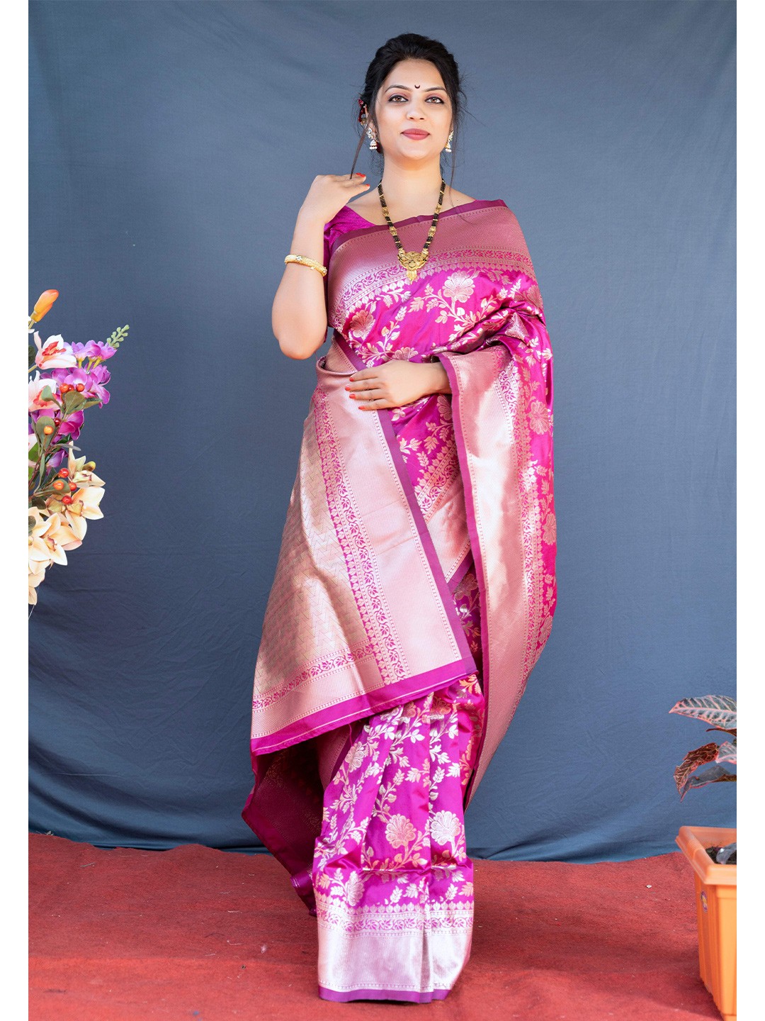 

Anaita Floral Woven Design Zari Pure Silk Banarasi Saree, Pink