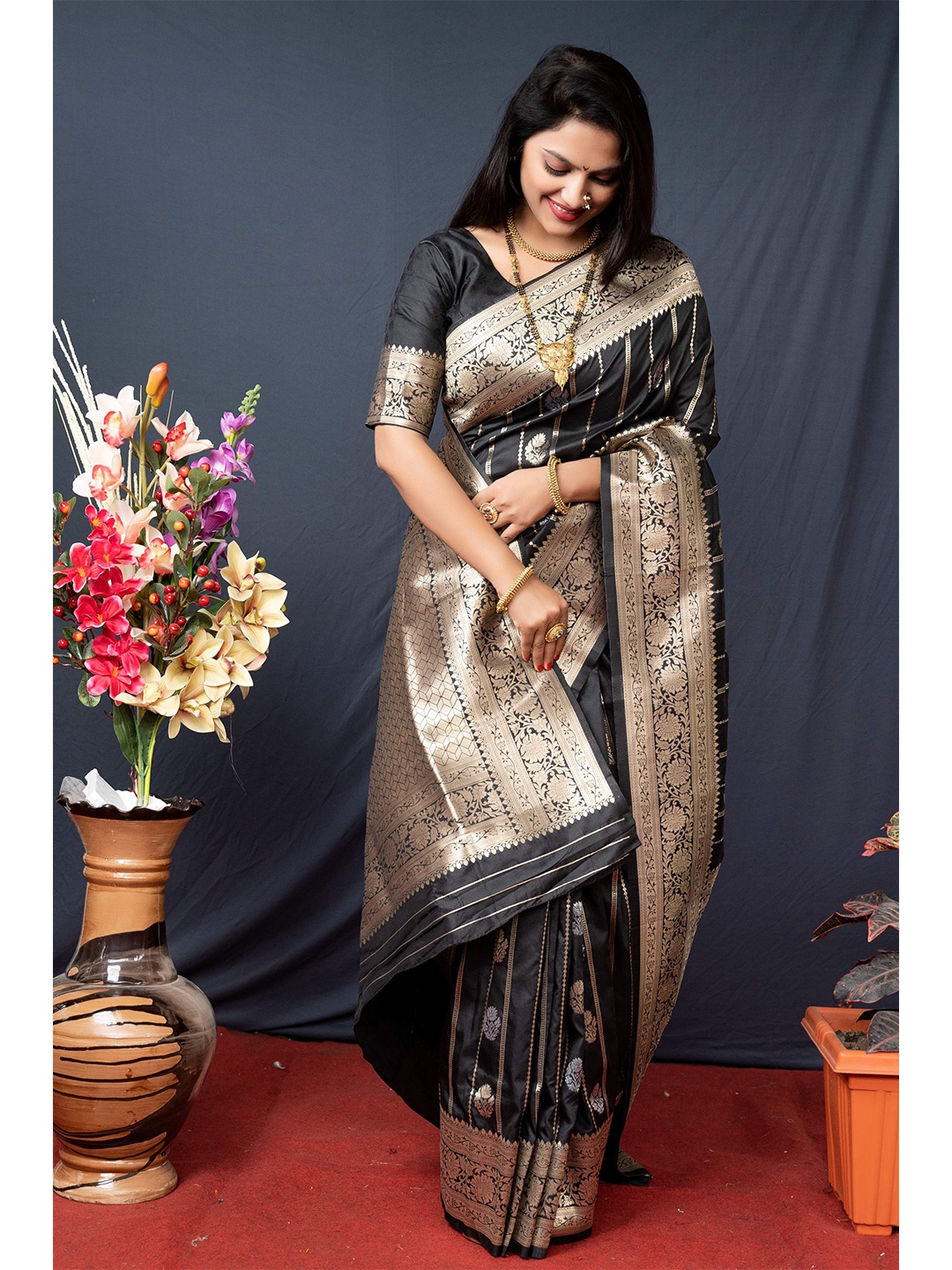 

Anaita Woven Design Zari Pure Silk Banarasi Saree, Black