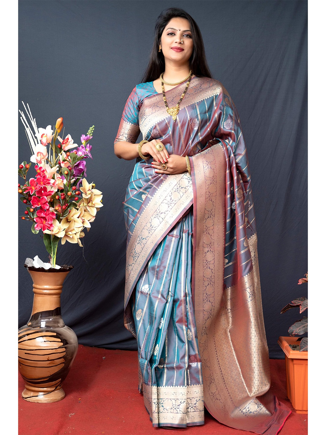 

Anaita Woven Design Zari Pure Silk Banarasi Saree, Green