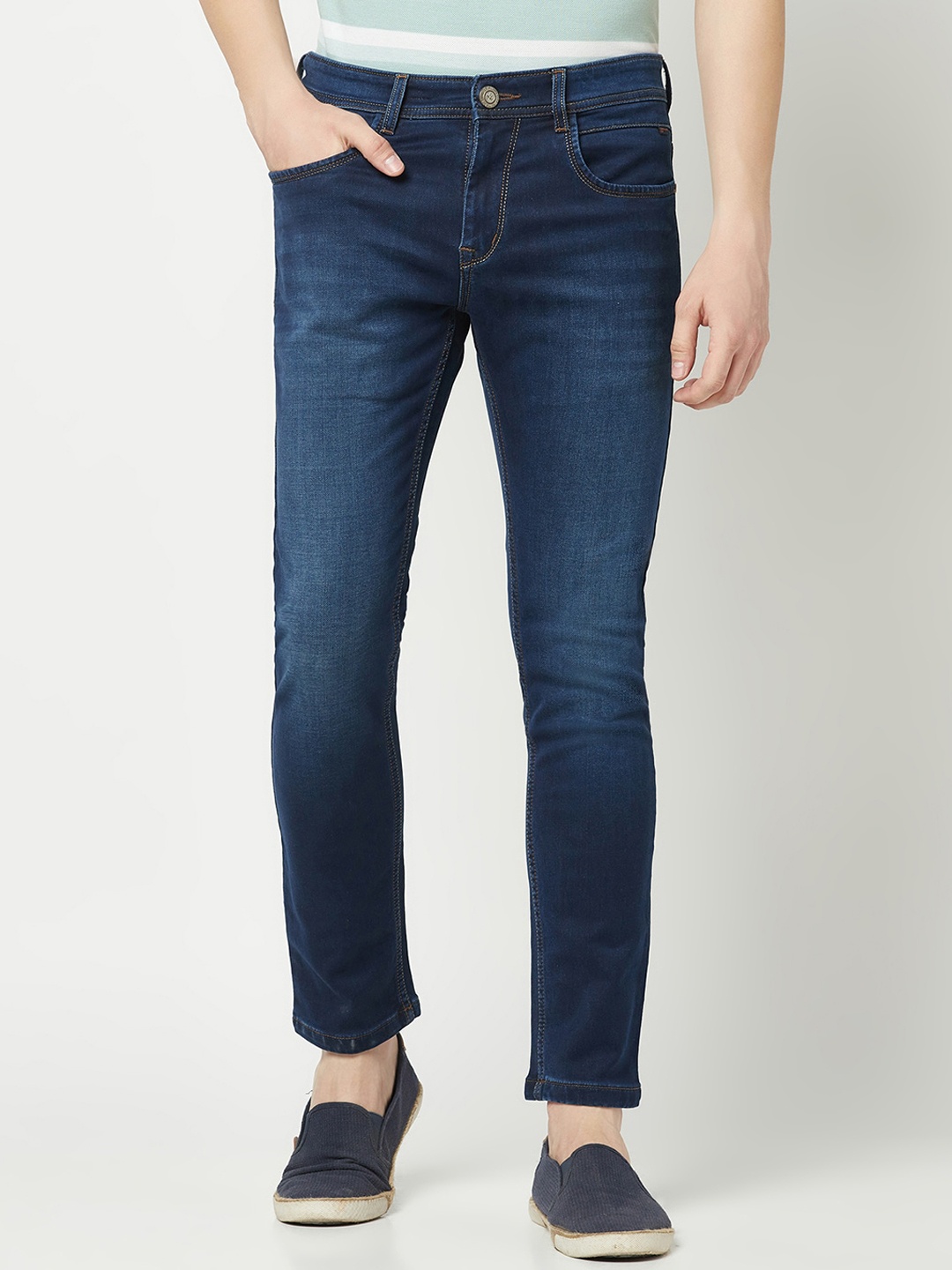 

Crimsoune Club Men Light Fade Whiskers and Chevrons Mid-Rise Narrow Slim Fit Jeans, Blue