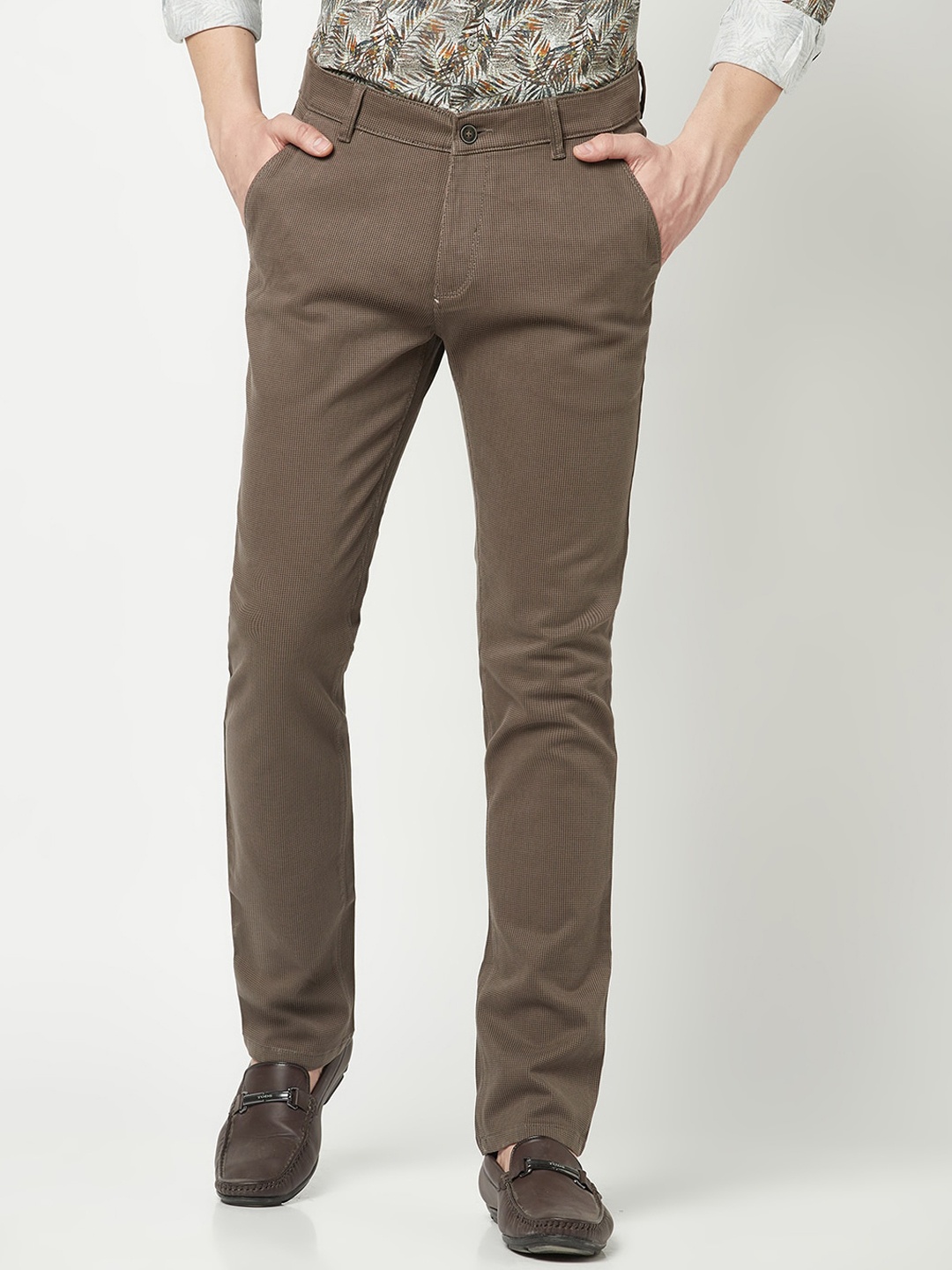 

Crimsoune Club Men Relaxed Mid-Rise Chinos, Brown