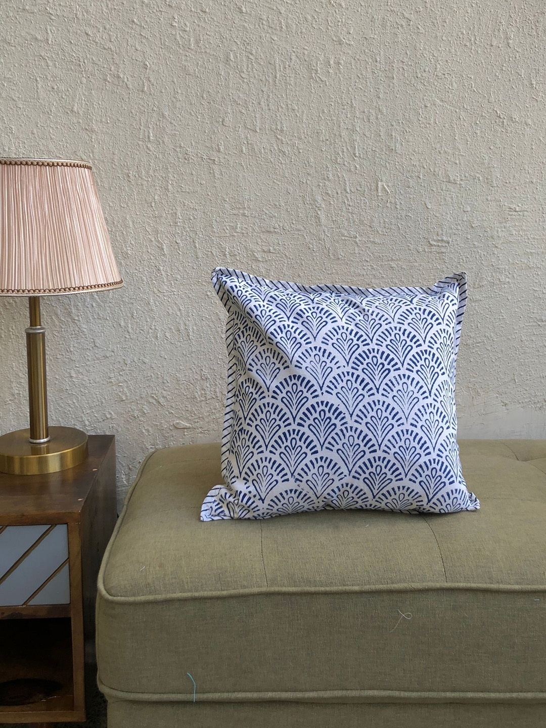 

JASMEY HOMES madhuban Blue & White Floral Square Cotton Cushion Cover