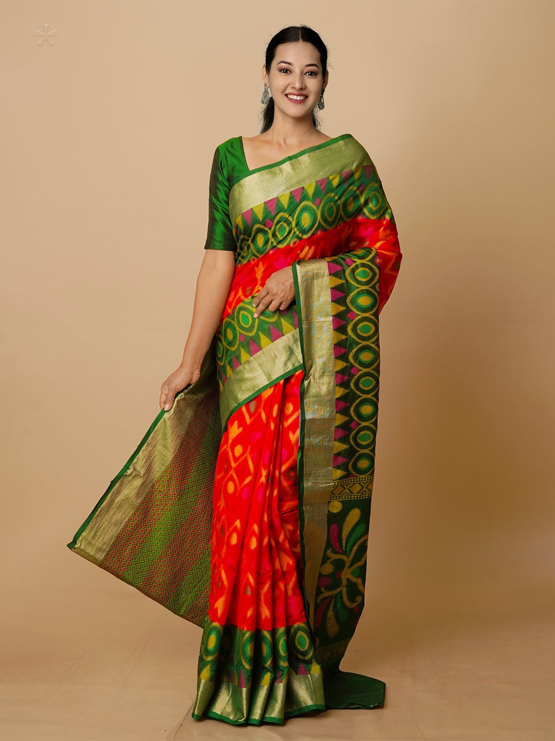 

Unnati Silks Ethnic Woven Design Zari Banarasi Saree, Red