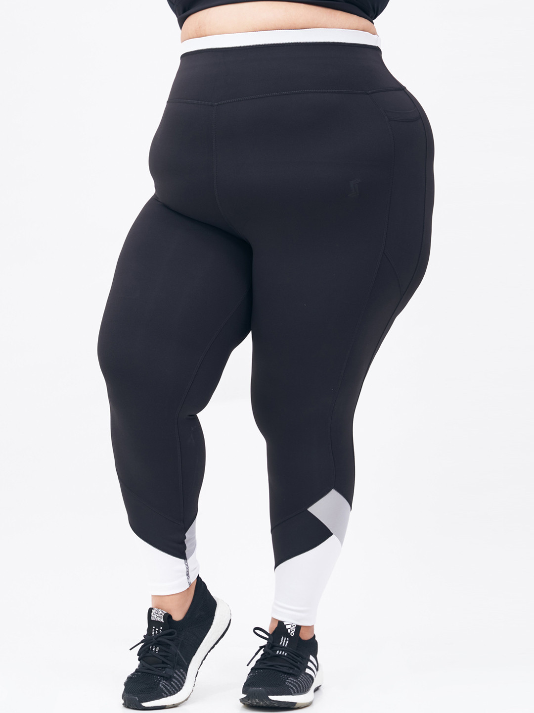 

SPIRIT ANIMAL Plus Size Women Colourblocked Rapid-Dry Tights, Black