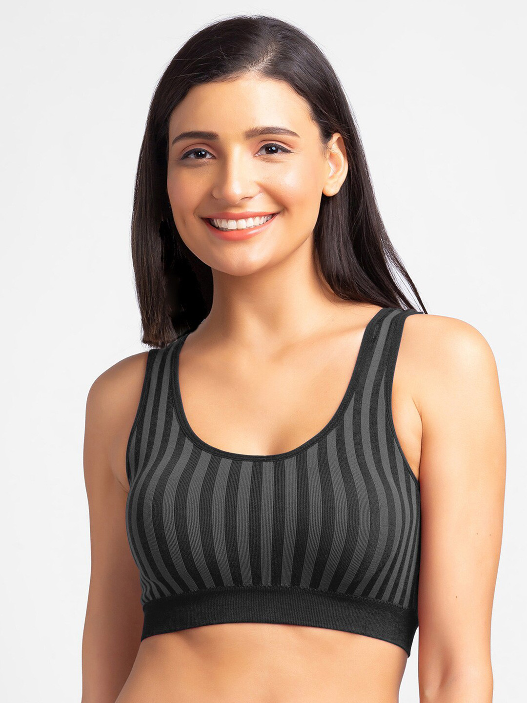 

FashionRack Removable Pad Non-Wired Anti Odour Workout Bra, Charcoal