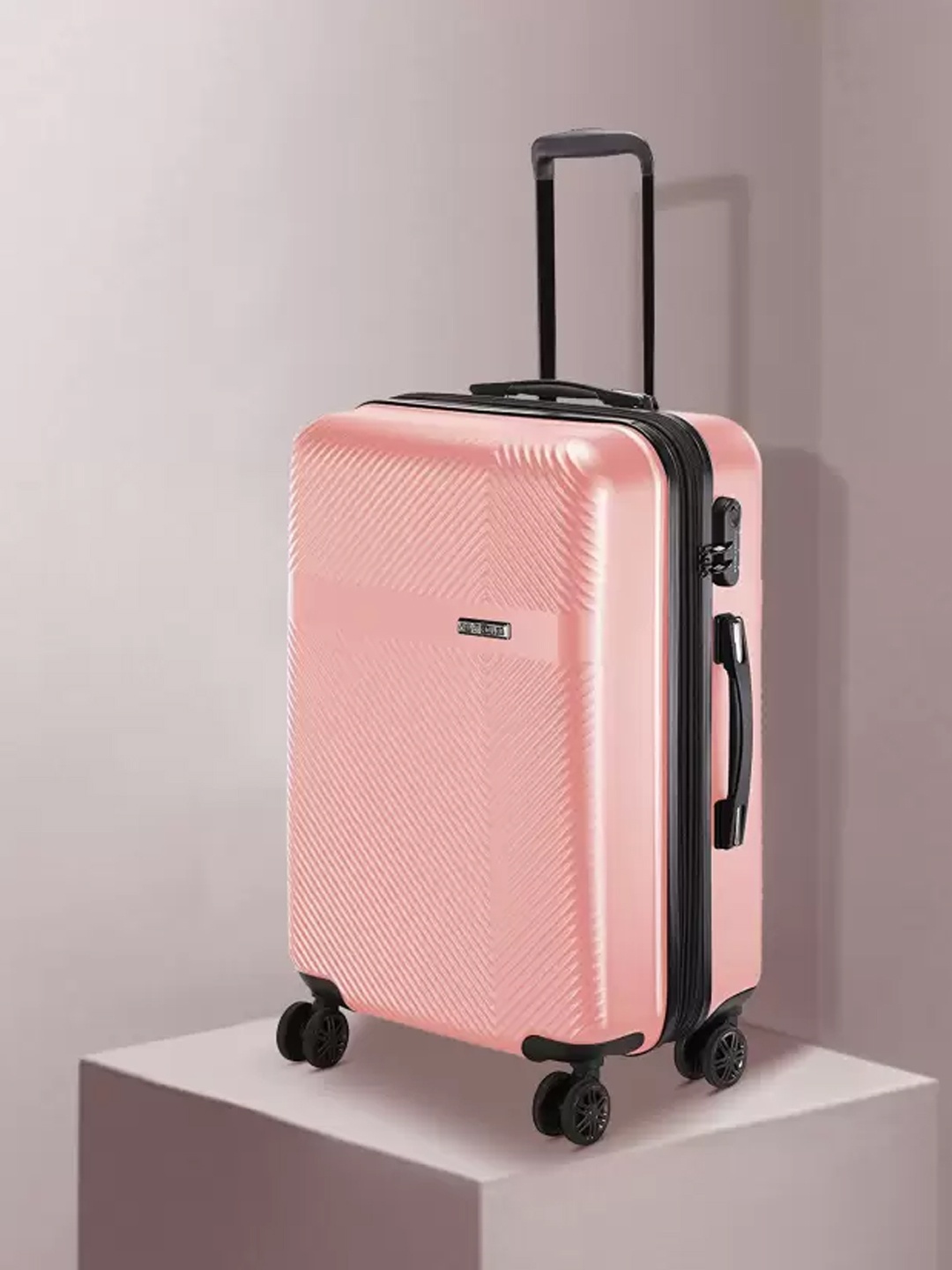 

Nasher Miles Fifth Avenue Hard-Sided Medium Trolley Bag- 65 cm, Rose gold