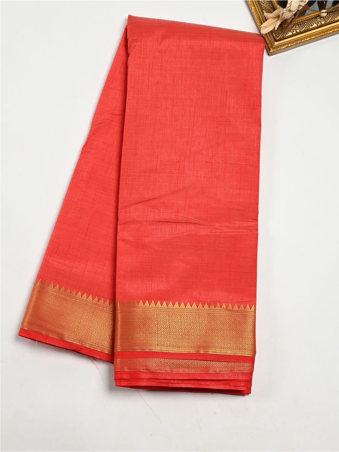 

Meena Bazaar Woven Design Zari Art Silk Saree, Red