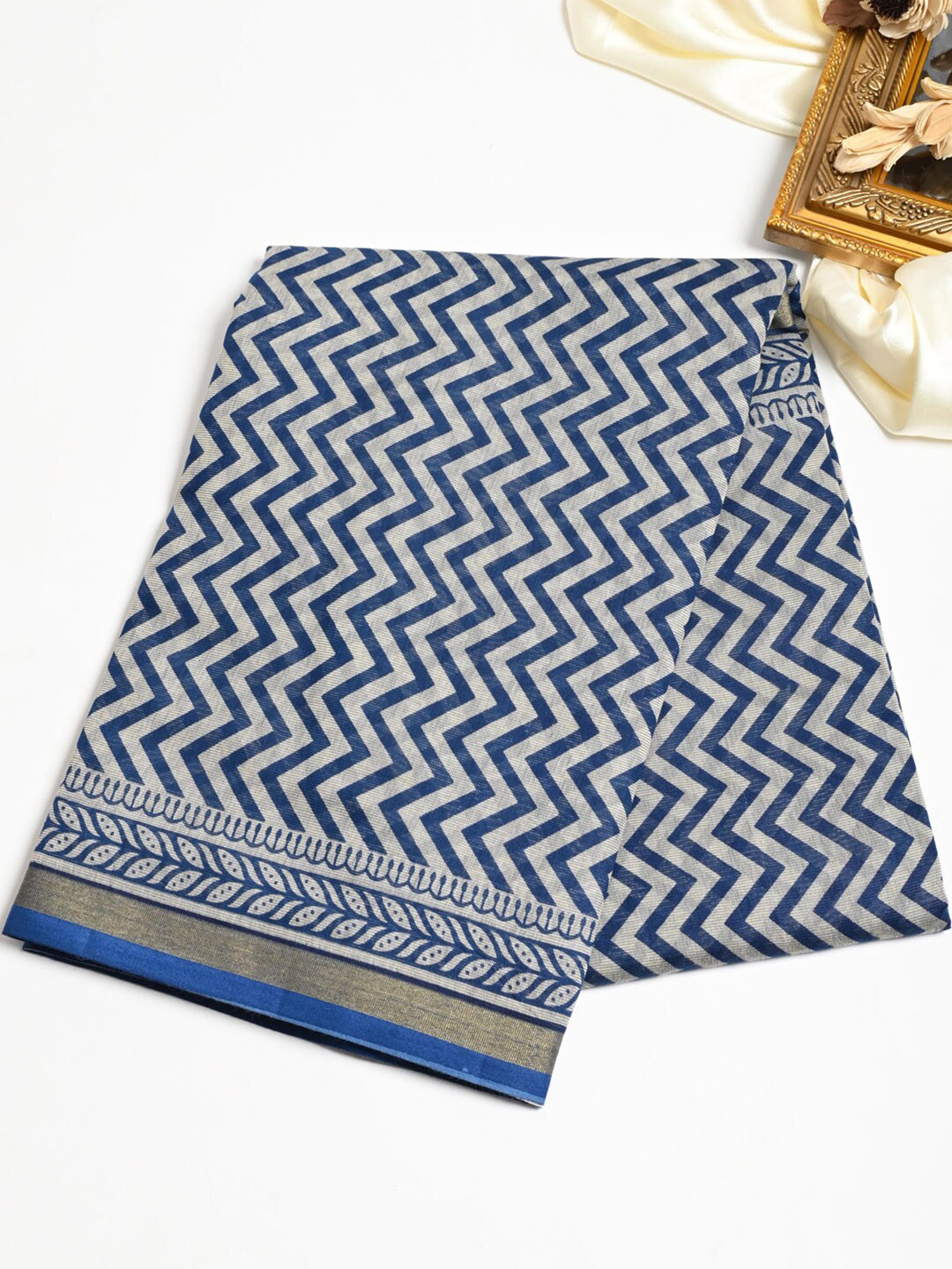 

Meena Bazaar Geometric Printed Pure Cotton Saree, Blue