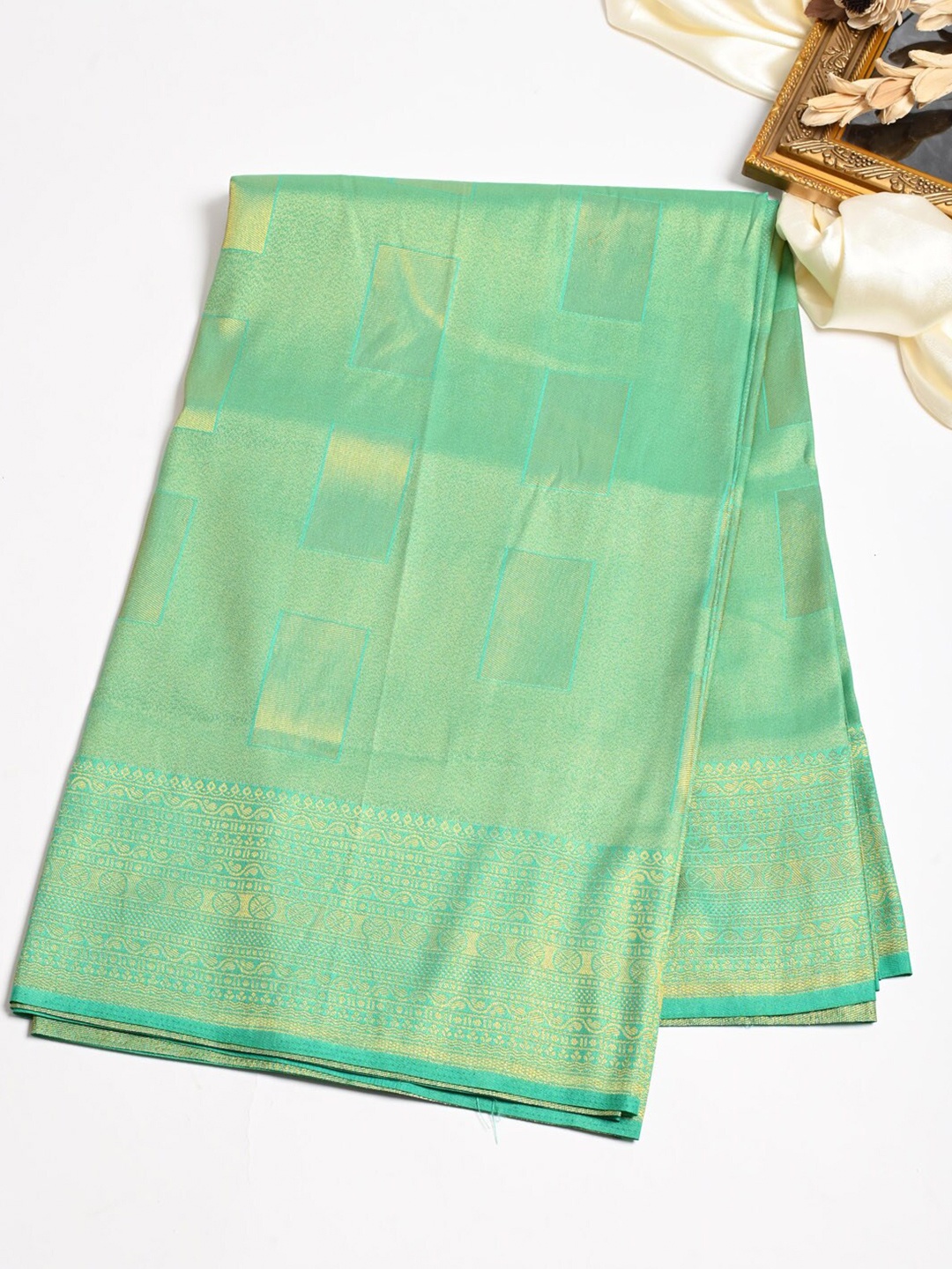 

Meena Bazaar Geometric Woven Design Zari Saree, Green