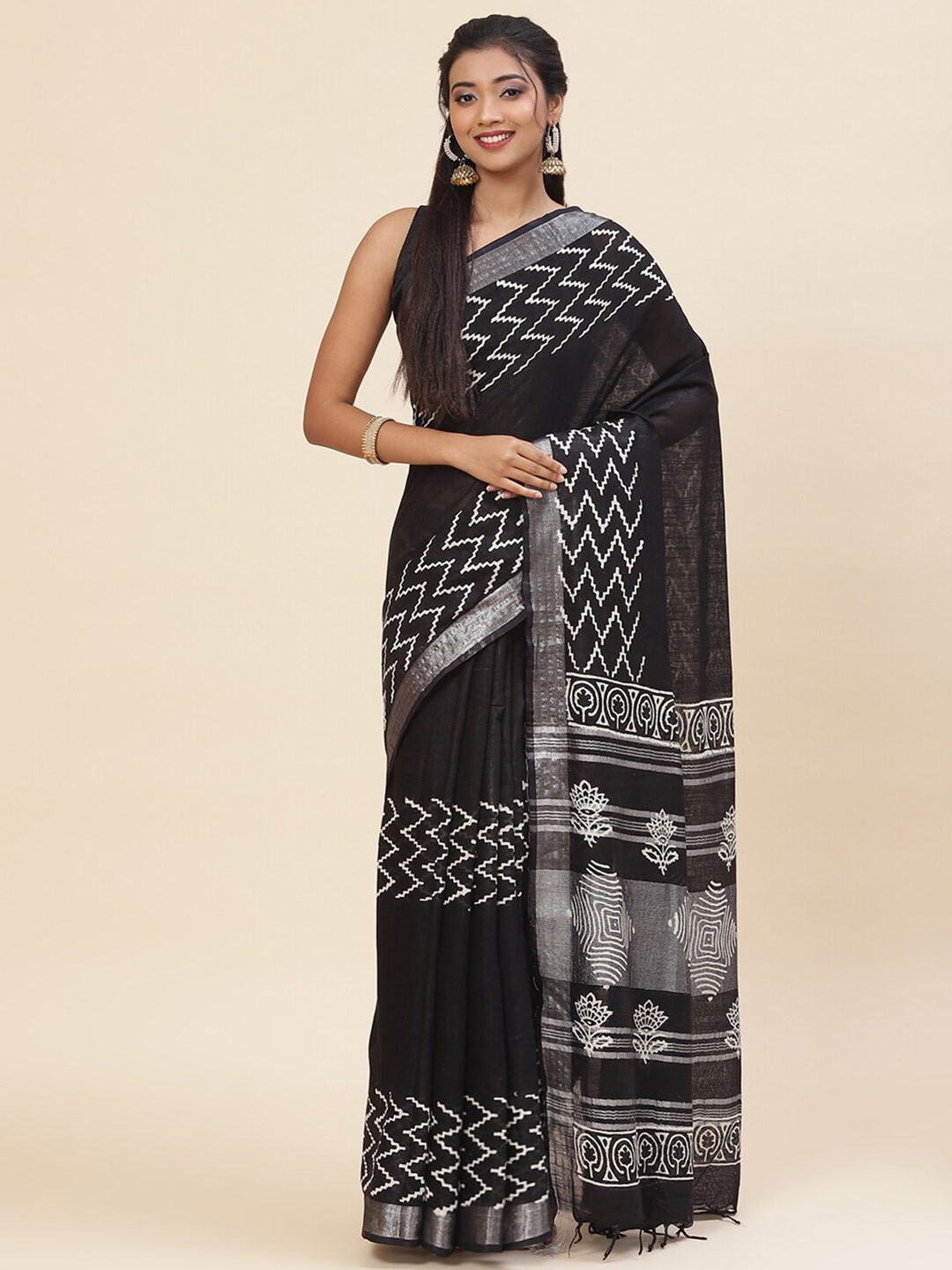 

Meena Geometric Printed Zari Pure Silk Saree, Black