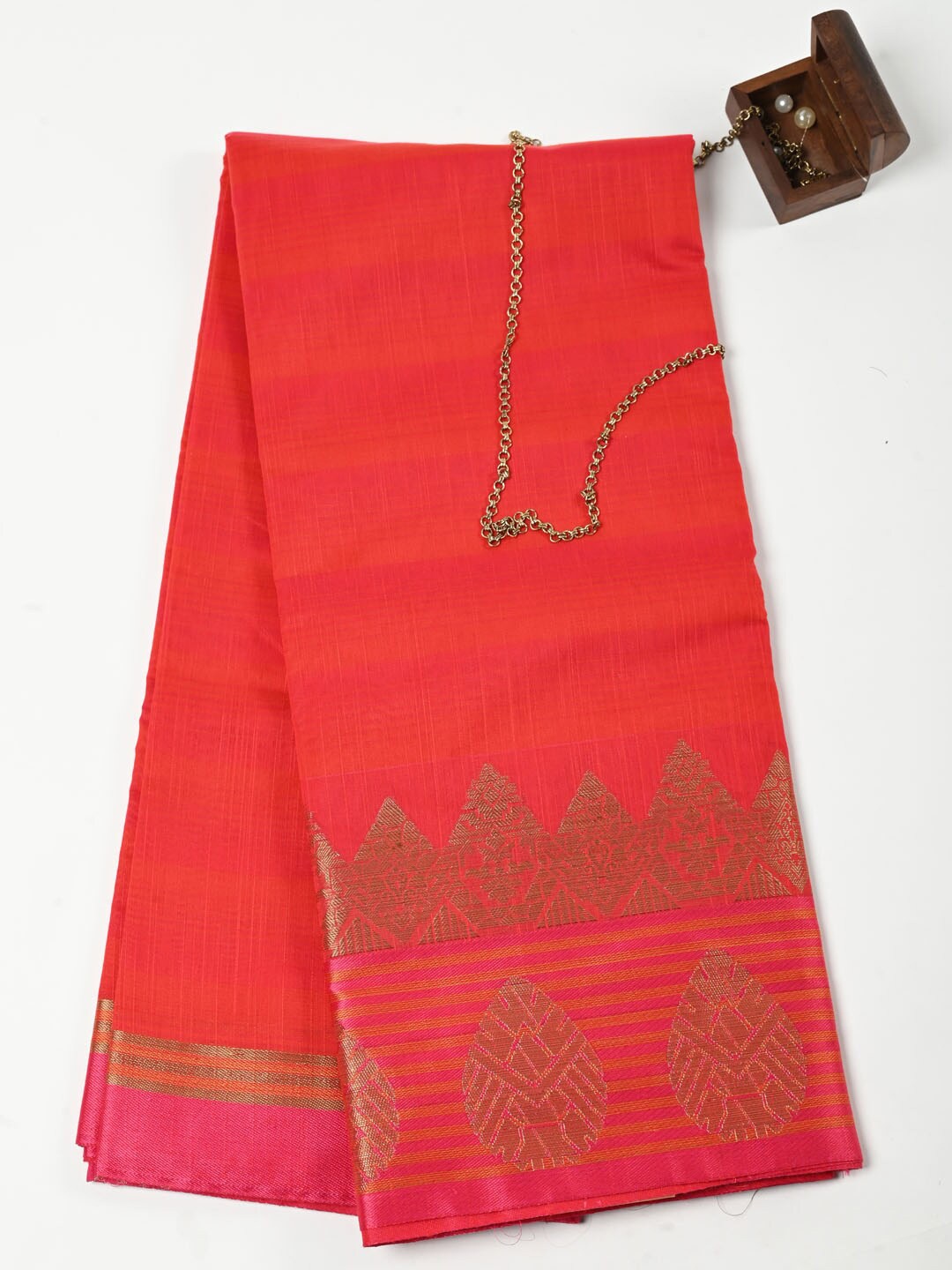 

Meena Bazaar Zari Pure Cotton Saree, Red
