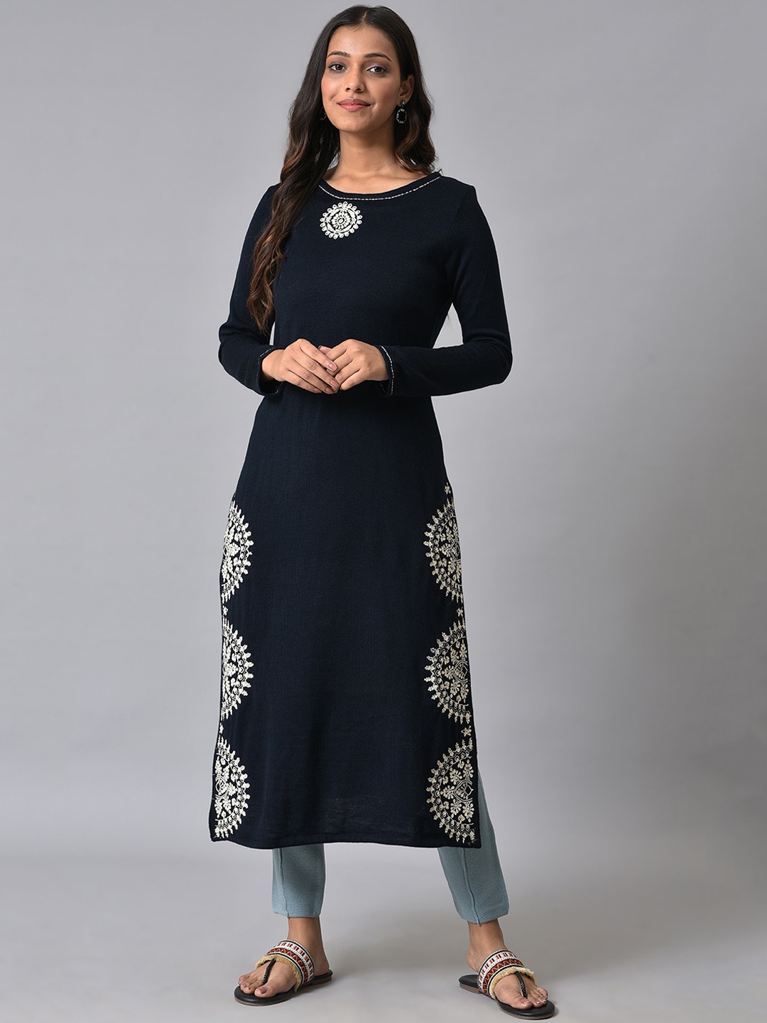 

W Ethnic Motifs Embroidered Thread Work Straight Kurta, Navy blue