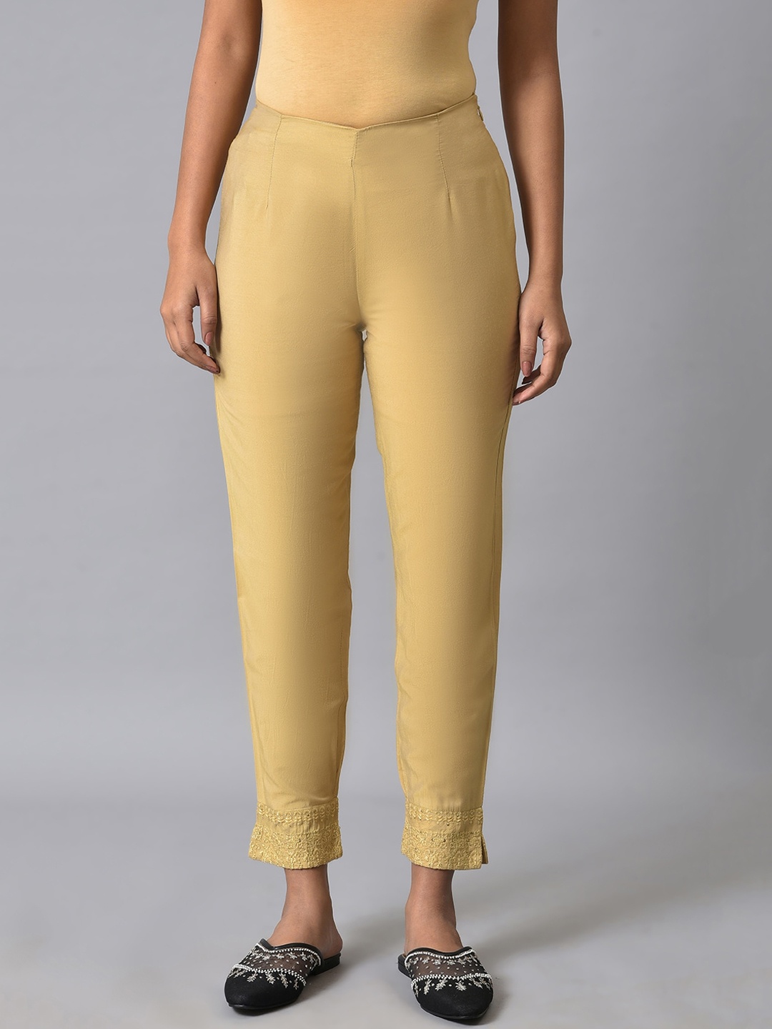 

W Women Mid Rise Slim Fit Cropped Trousers, Gold