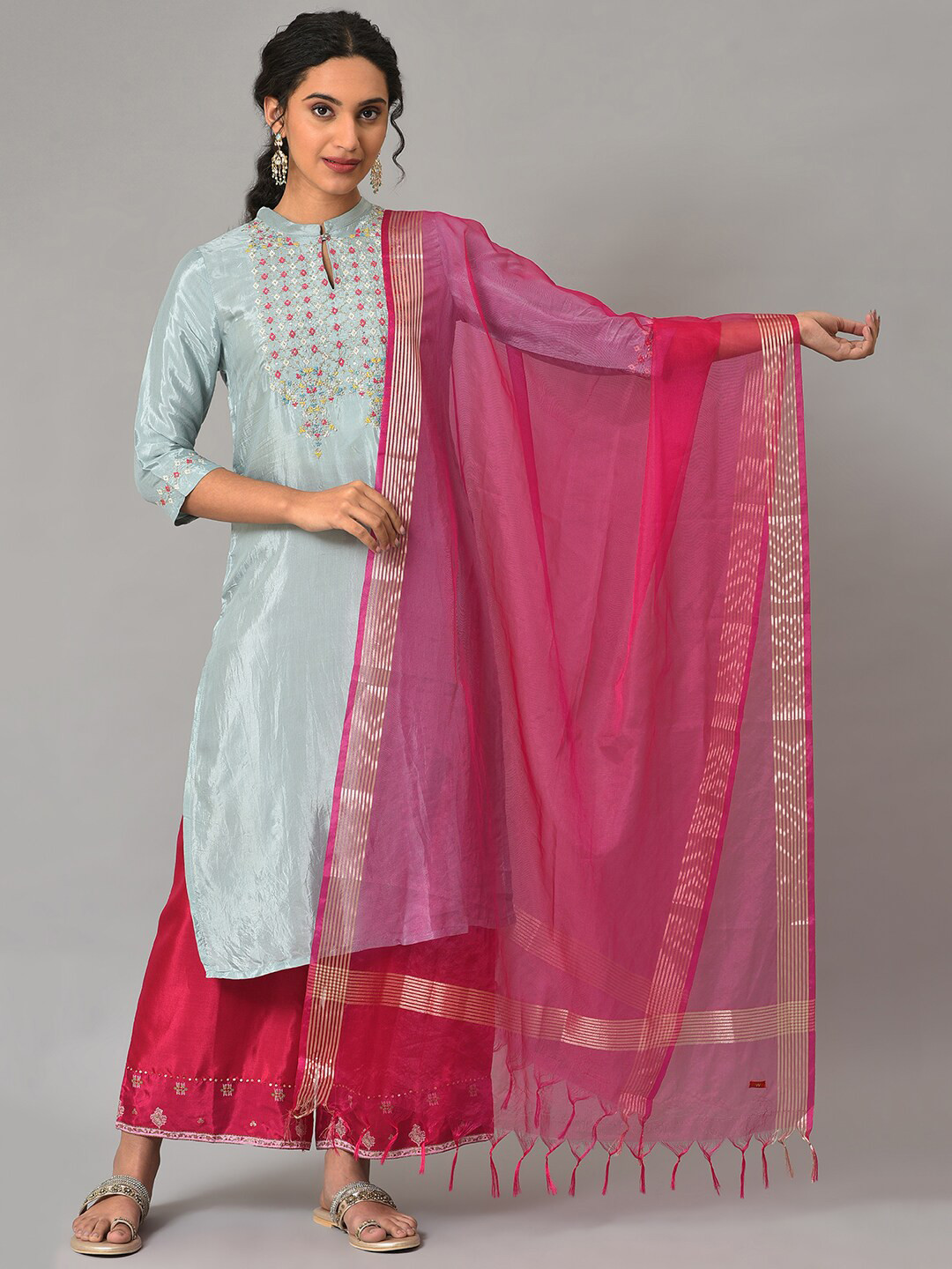 

W Organza Dupatta with Zari, Pink