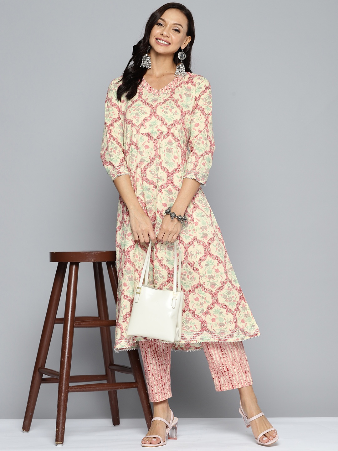 

HERE&NOW Floral Printed Regular Pure Cotton Kurta with Palazzos, Pink
