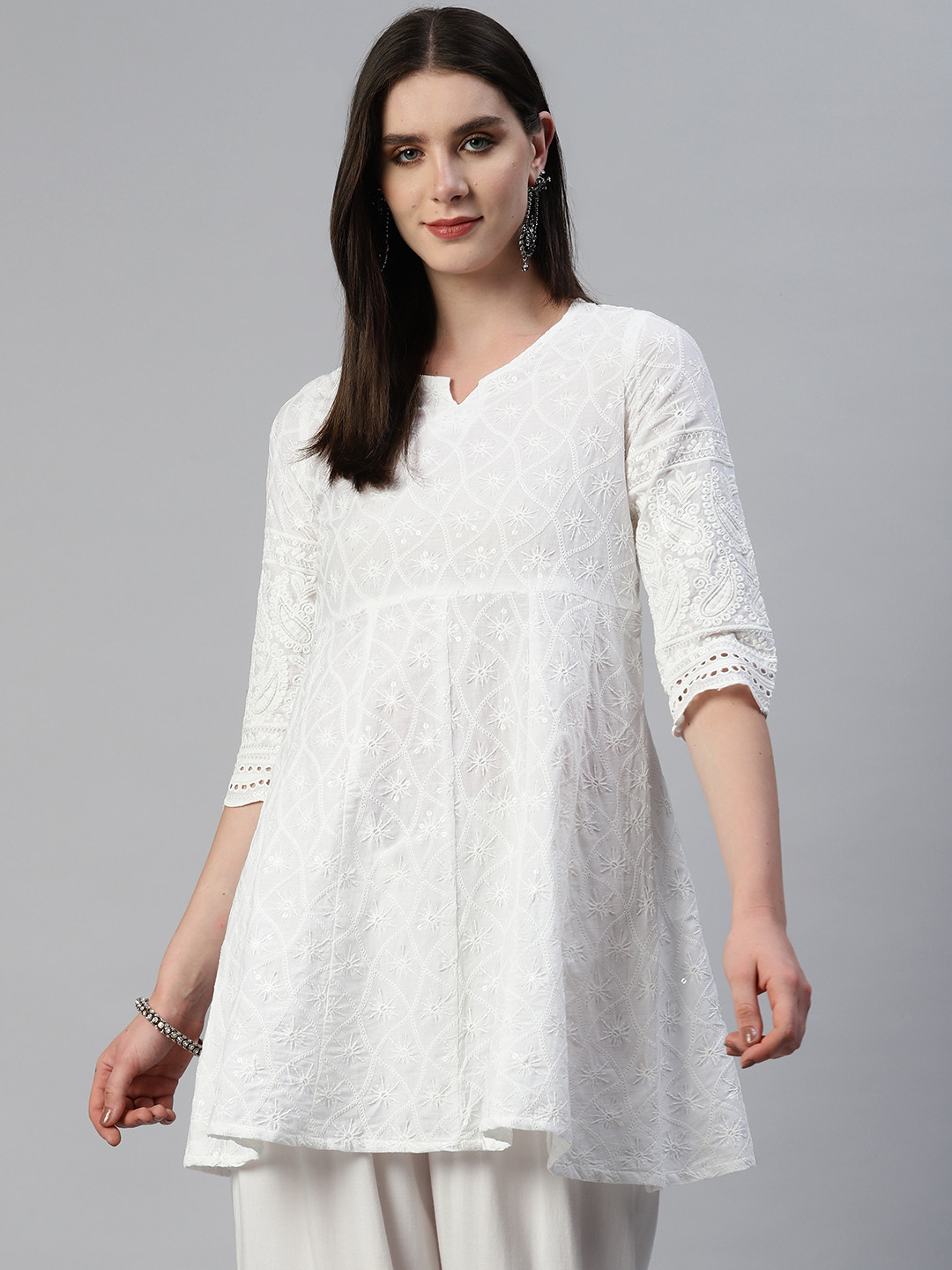 

KALINI Floral Embroidered Chikankari Cotton Kurta, White