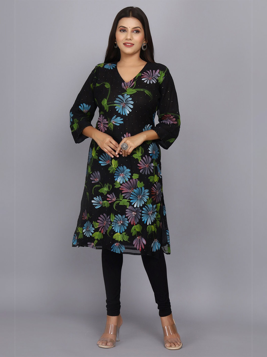 

Geroo Jaipur Floral Printed V-Neck Kurti, Black