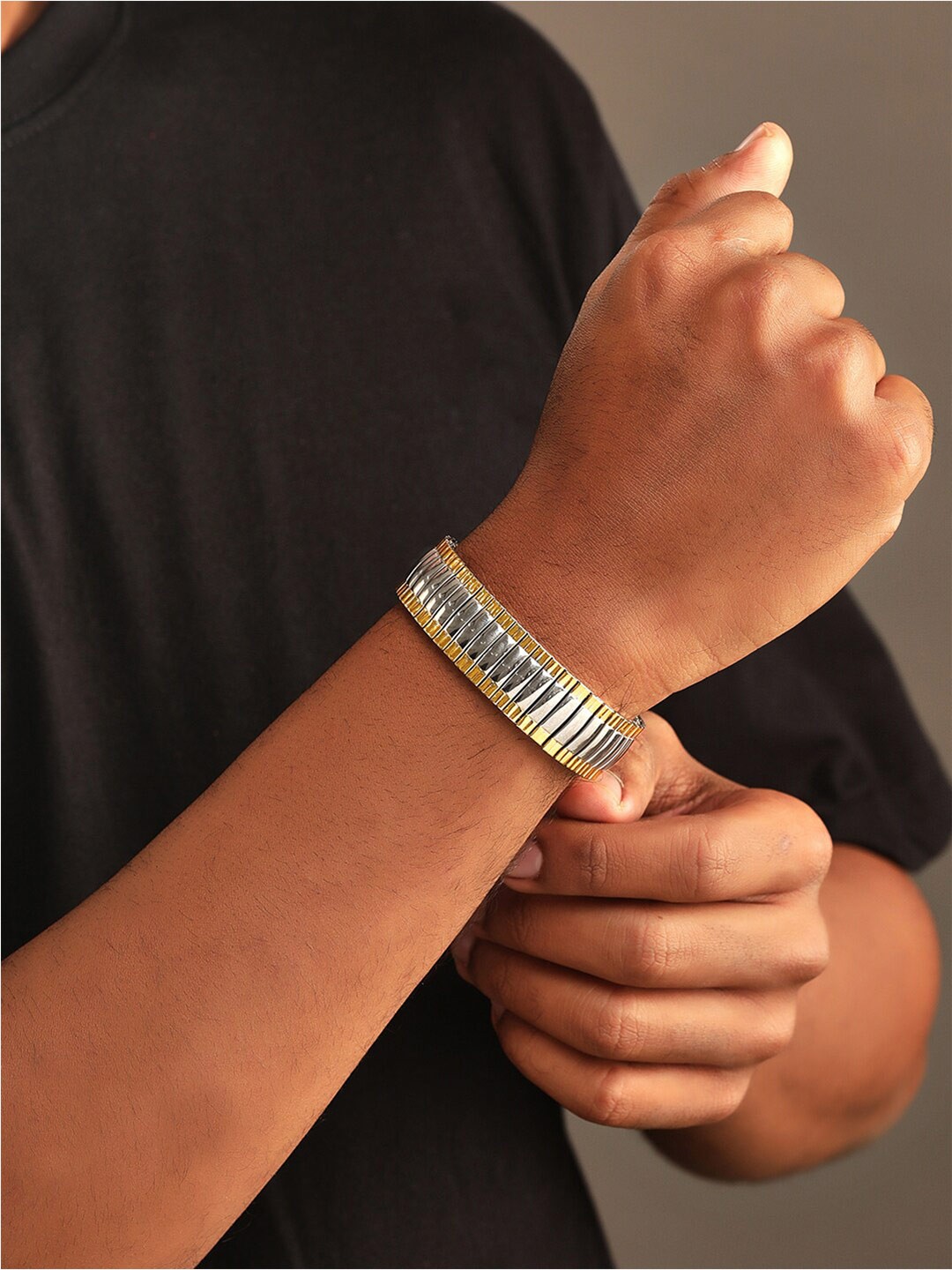 

Roadster Lifestyle Co. Men Rhodium-Plated Link Bracelet, Silver