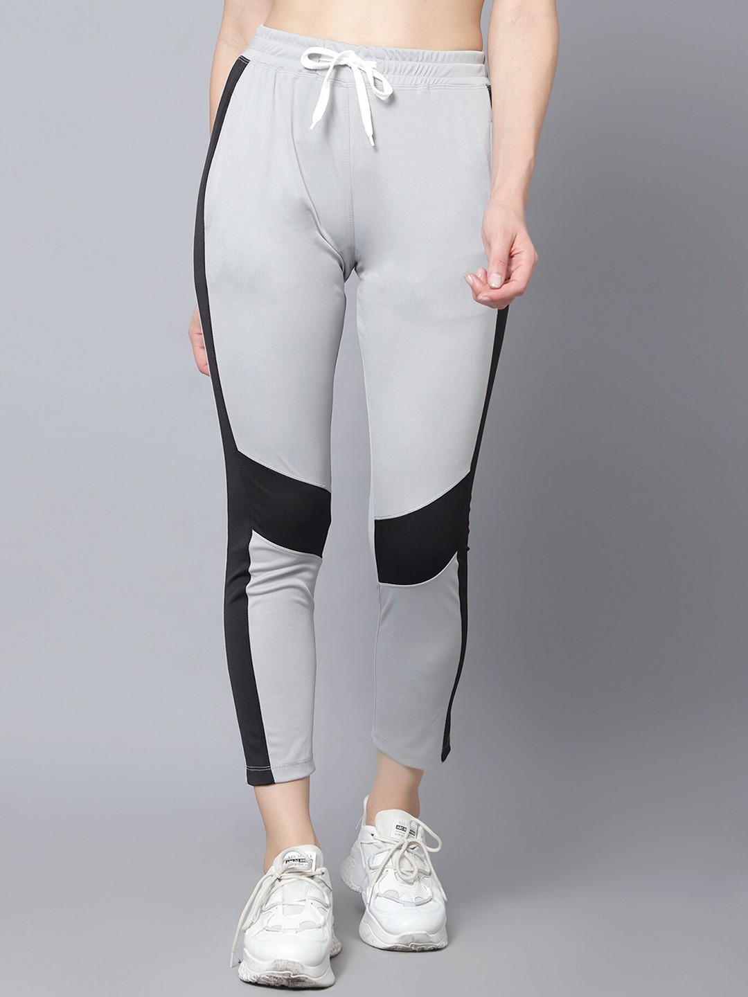 

Kushi Flyer Women Colourblocked Regular Fit Trackpant, Grey