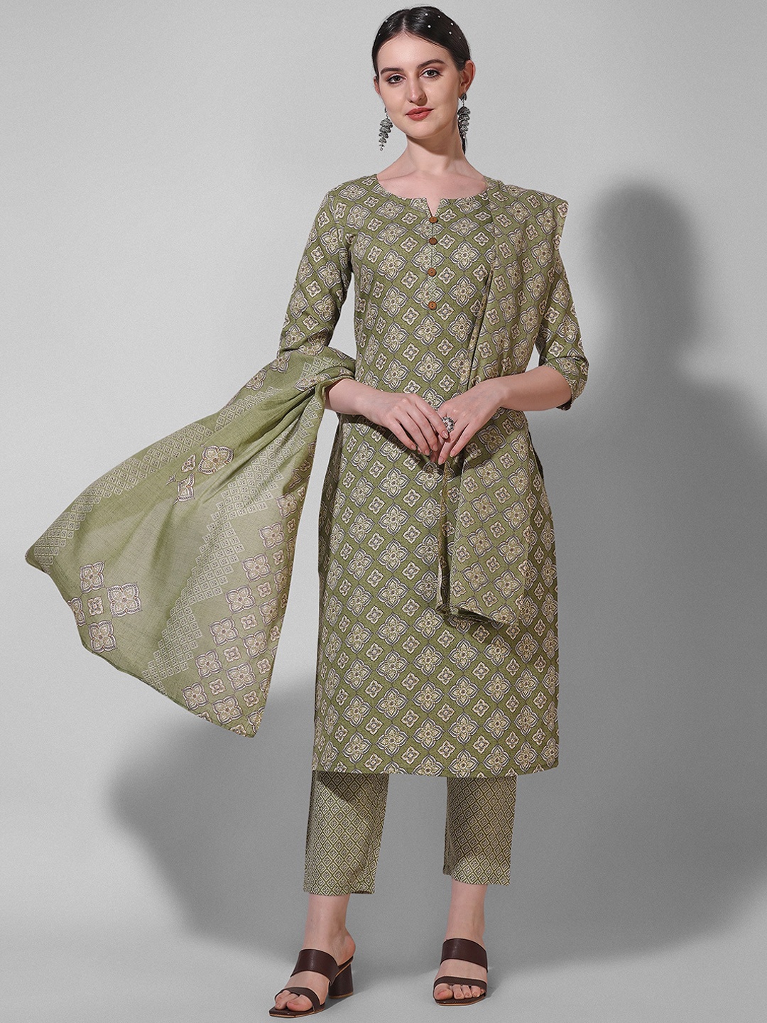 

Berrylicious Floral Printed Pure Cotton Kurta with Trousers & Dupatta, Green