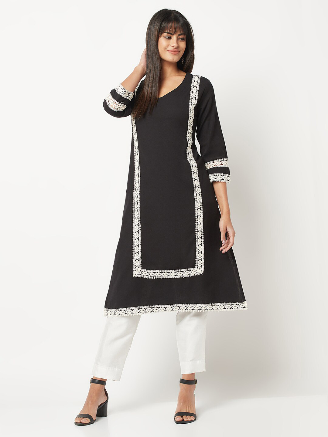 

BARARA ETHNIC Side Slit Lace Insert Straight Kurta, Black