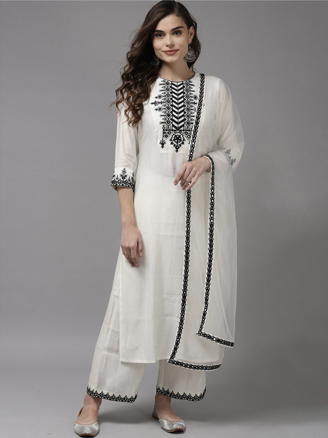 

BESUCHER Ethnic Motifs Embroidered Mirror Work Kurta with Palazzos & Dupatta, White