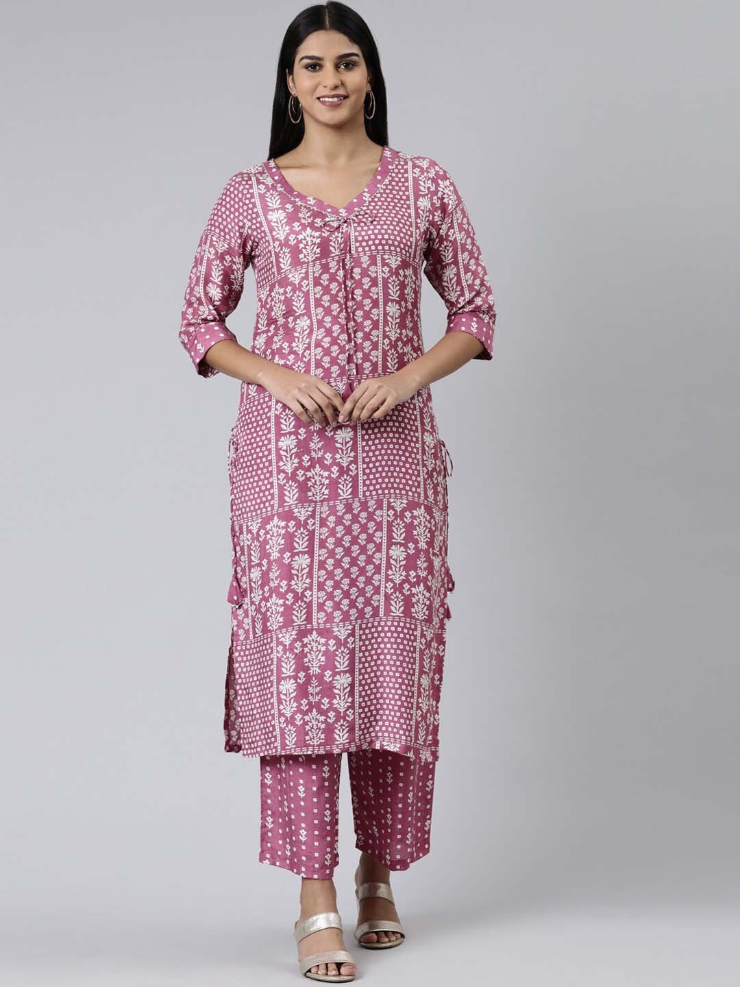 

Neerus Floral Printed Gotta Patti Kurta With Palazzos, Lavender