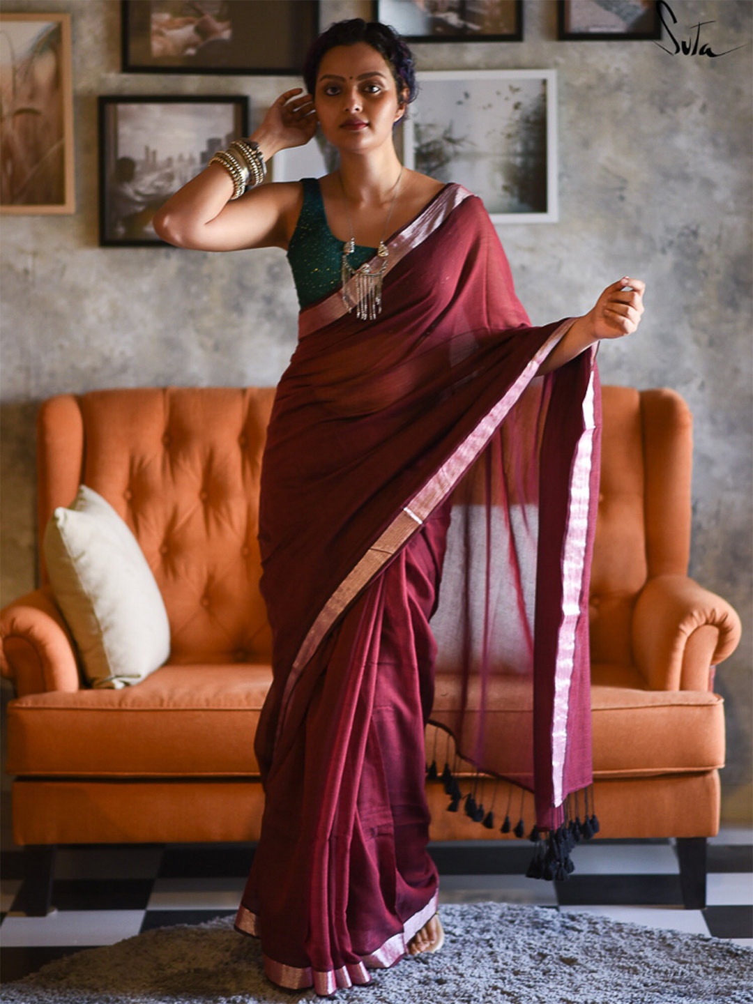 

Suta Maroon & Gold-Toned Zari Saree
