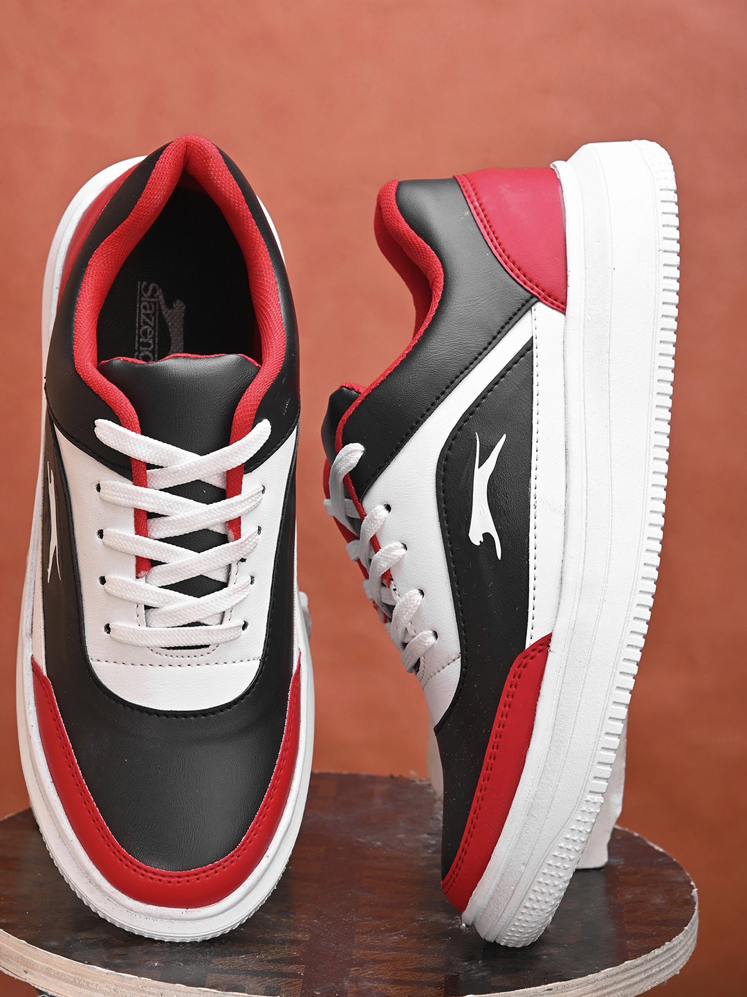 

Slazenger Men Colorblocked Padded Insole Casual Sneakers, Black