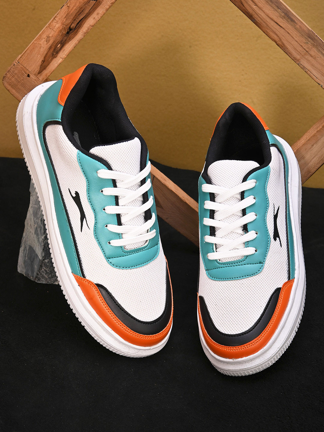 

Slazenger Men Colourblocked Sneakers, White