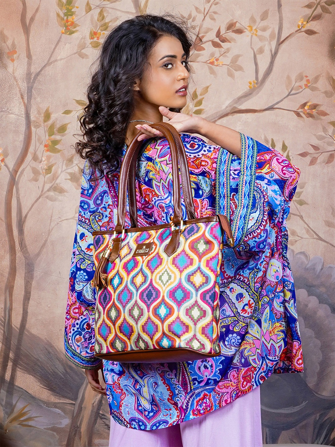 

THE CLOWNFISH Aviva Geometric Printed Oversized Structured Jute Shoulder Bag, Yellow