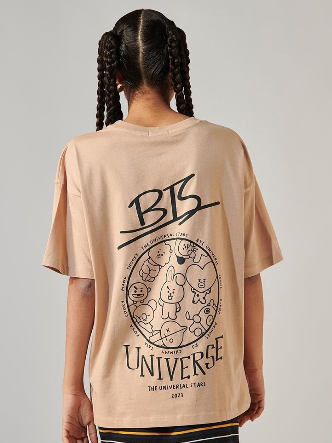 

Bewakoof Beige & Black Graphic Printed Drop-Shoulder Sleeves Loose T-shirt