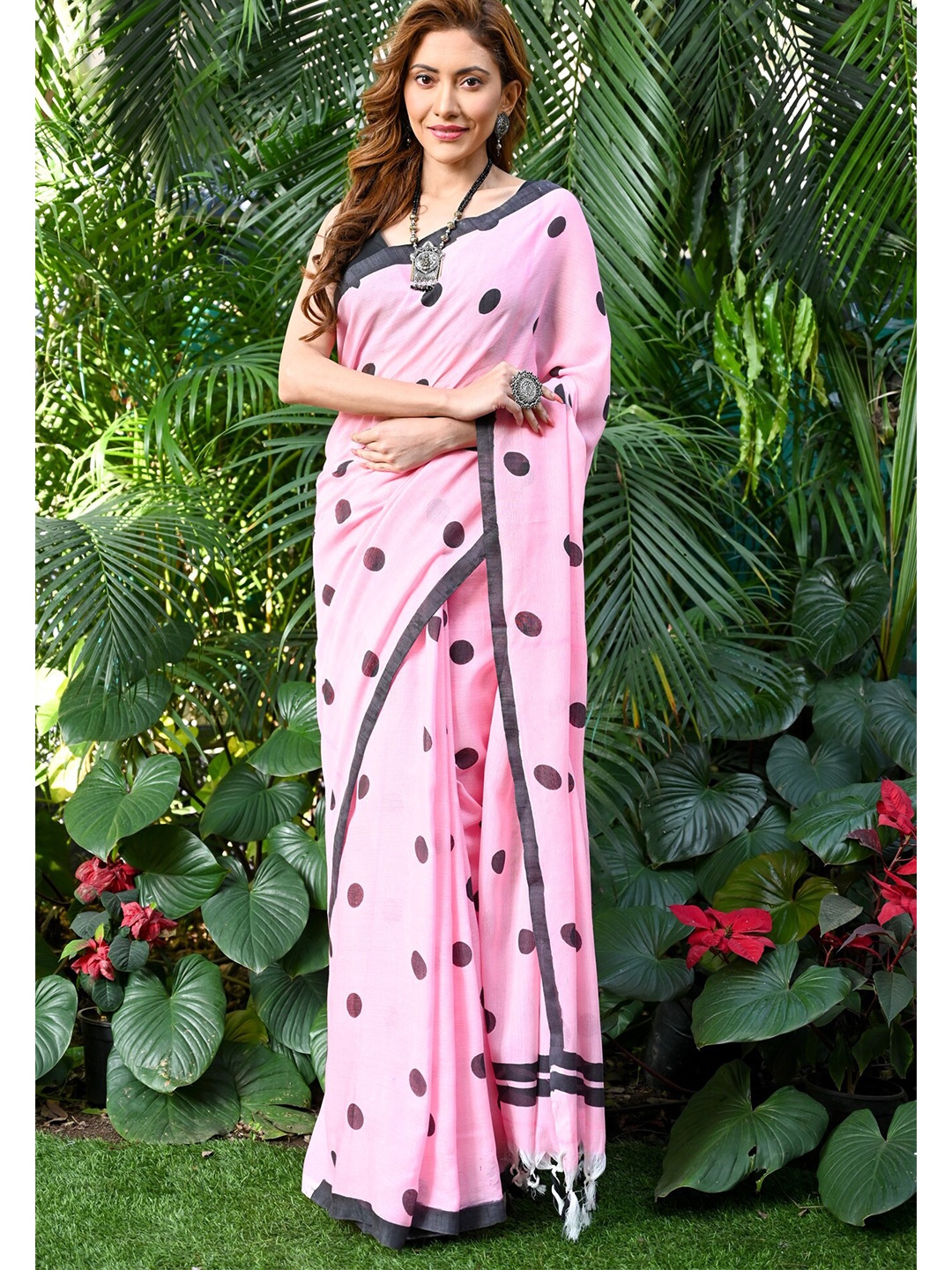 

BEATITUDE Polka Dot Printed Silk Cotton Saree, Pink