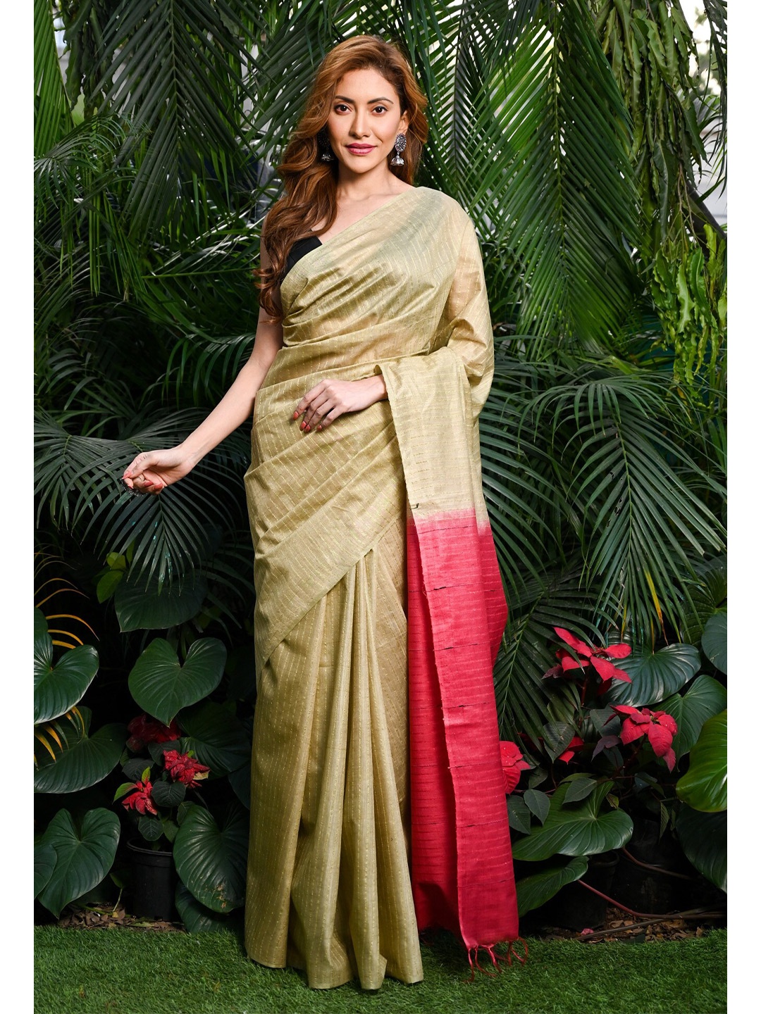 

BEATITUDE Striped Woven Design Kota Banswara Silk Saree, Green