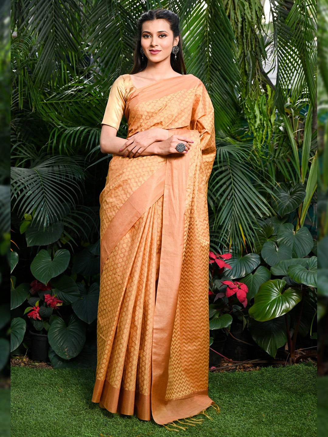 

BEATITUDE Geometric Woven Design Kota Banswara Silk Saree, Mustard