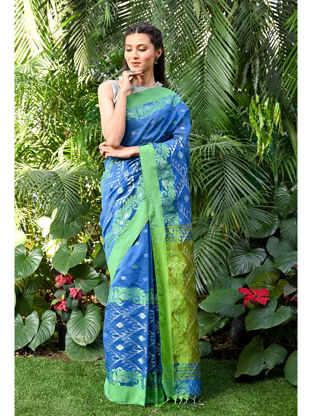 

BEATITUDE Floral Woven Design Silk Cotton Saree, Blue