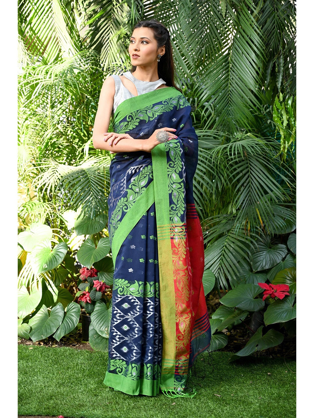 

BEATITUDE Woven Design Silk Cotton Saree, Blue