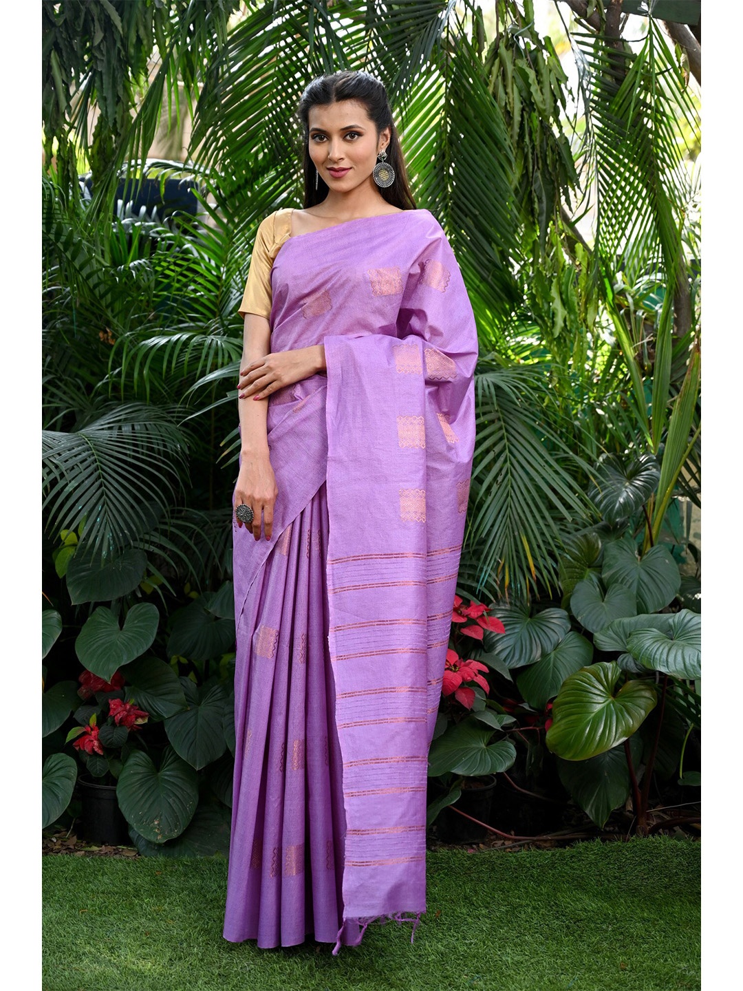 

BEATITUDE Ethnic Motifs Woven Design Zari Saree, Lavender