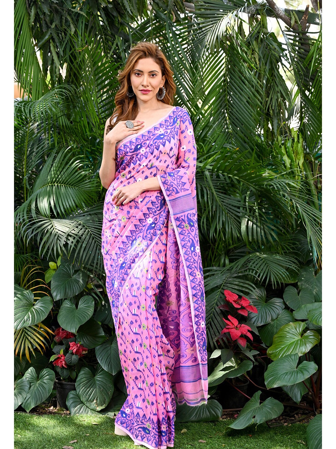 

BEATITUDE Ethnic Motifs Woven Design Saree, Pink