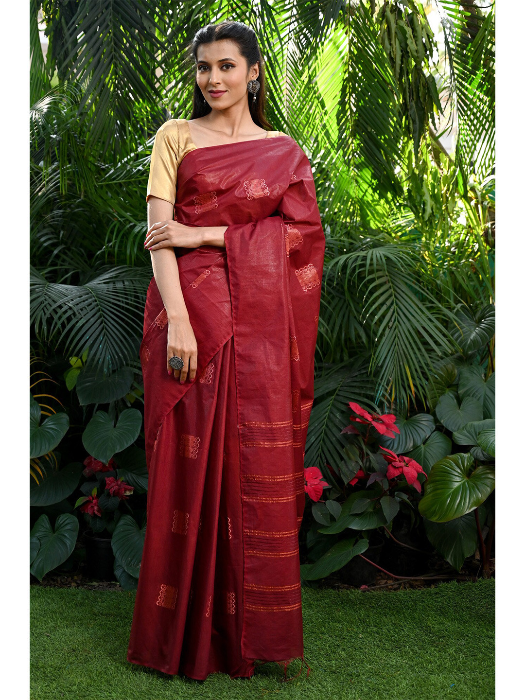 

BEATITUDE Ethnic Motif Woven Design Saree, Maroon