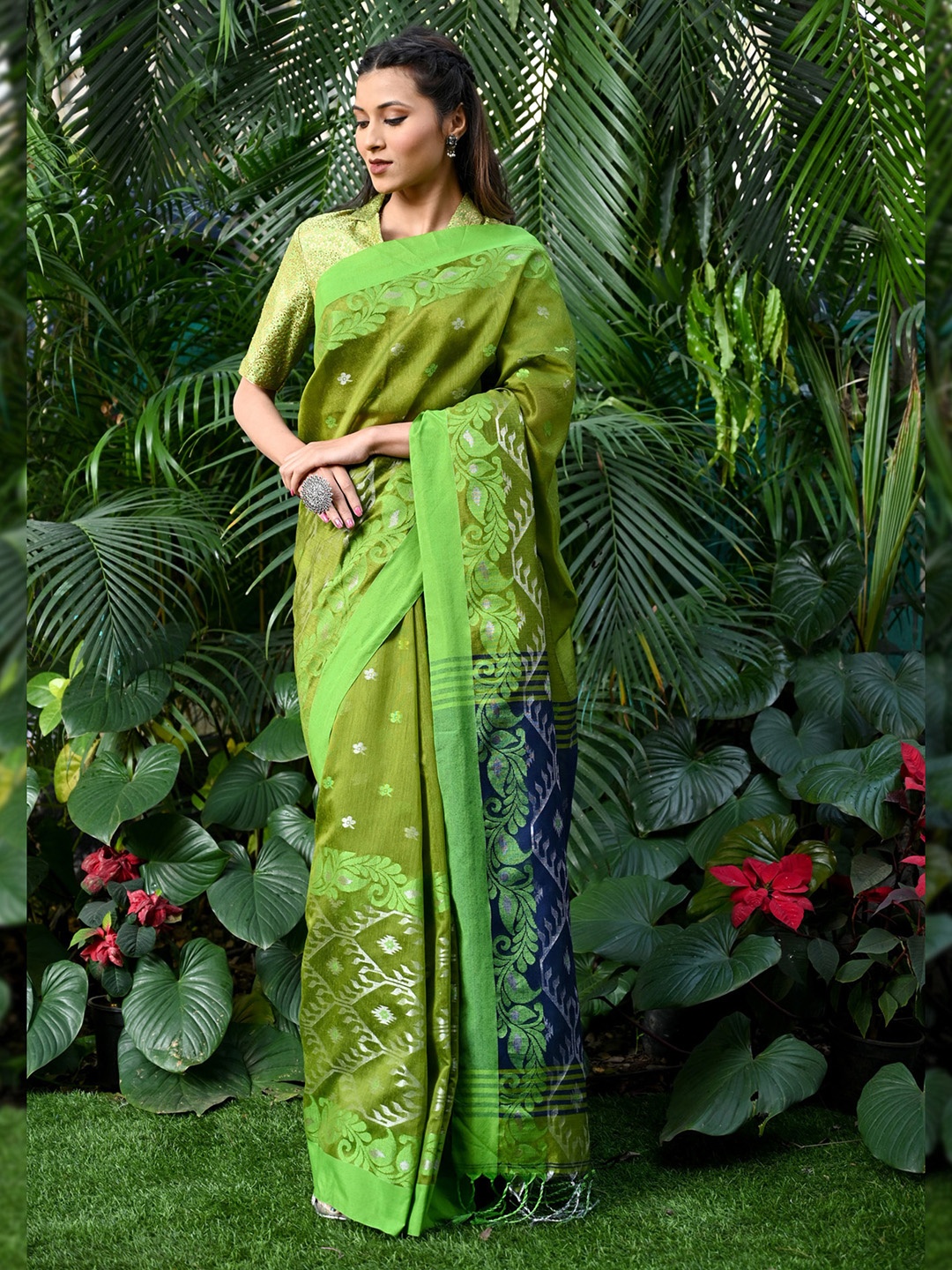 

BEATITUDE Ethnic Motifs Woven Design Silk Cotton Saree, Green
